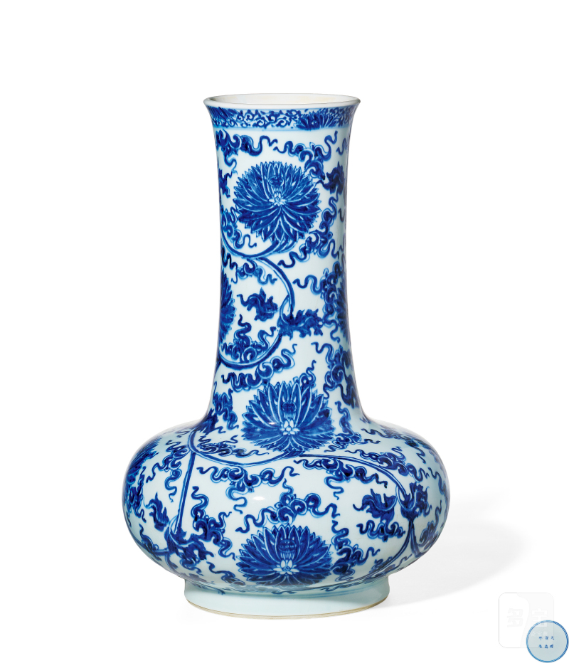 清康熙 青花缠枝莲纹长颈瓶